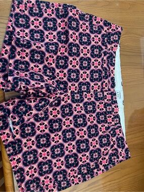 crown & ivy Pink and Navy Geometric Print Women’s Shorts